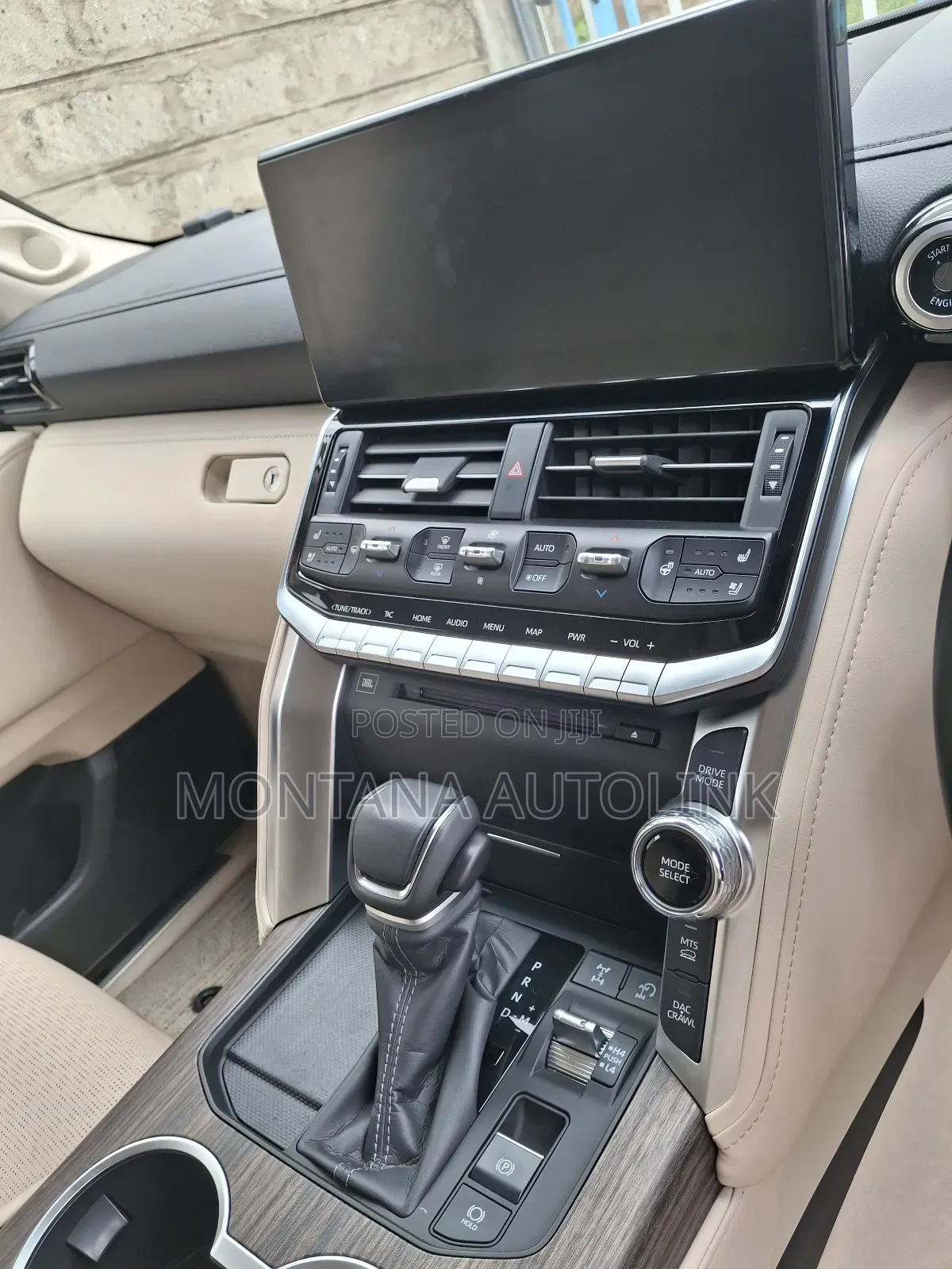 Toyota Land Cruiser LC300 2023 White