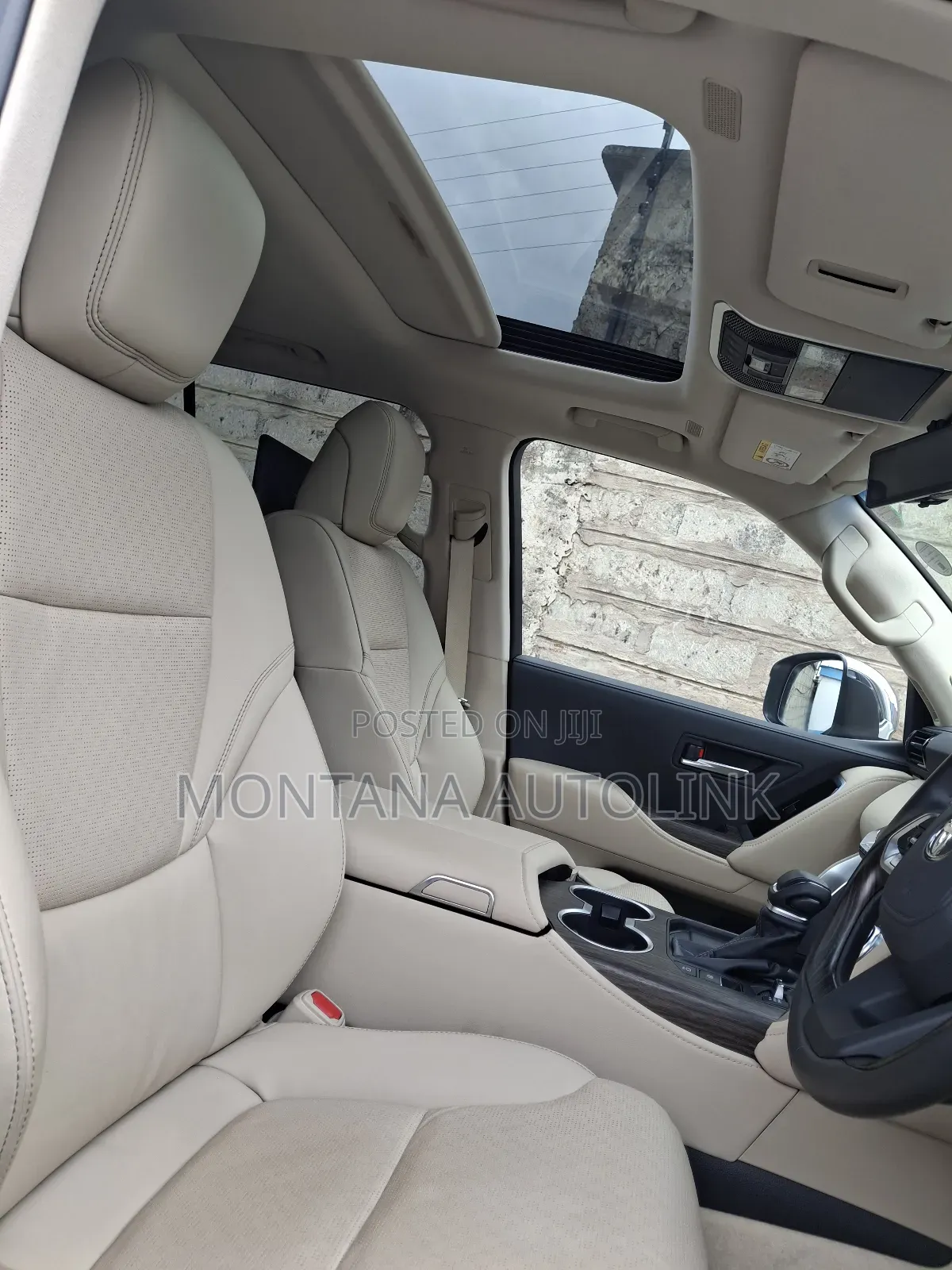 Toyota Land Cruiser LC300 2023 White