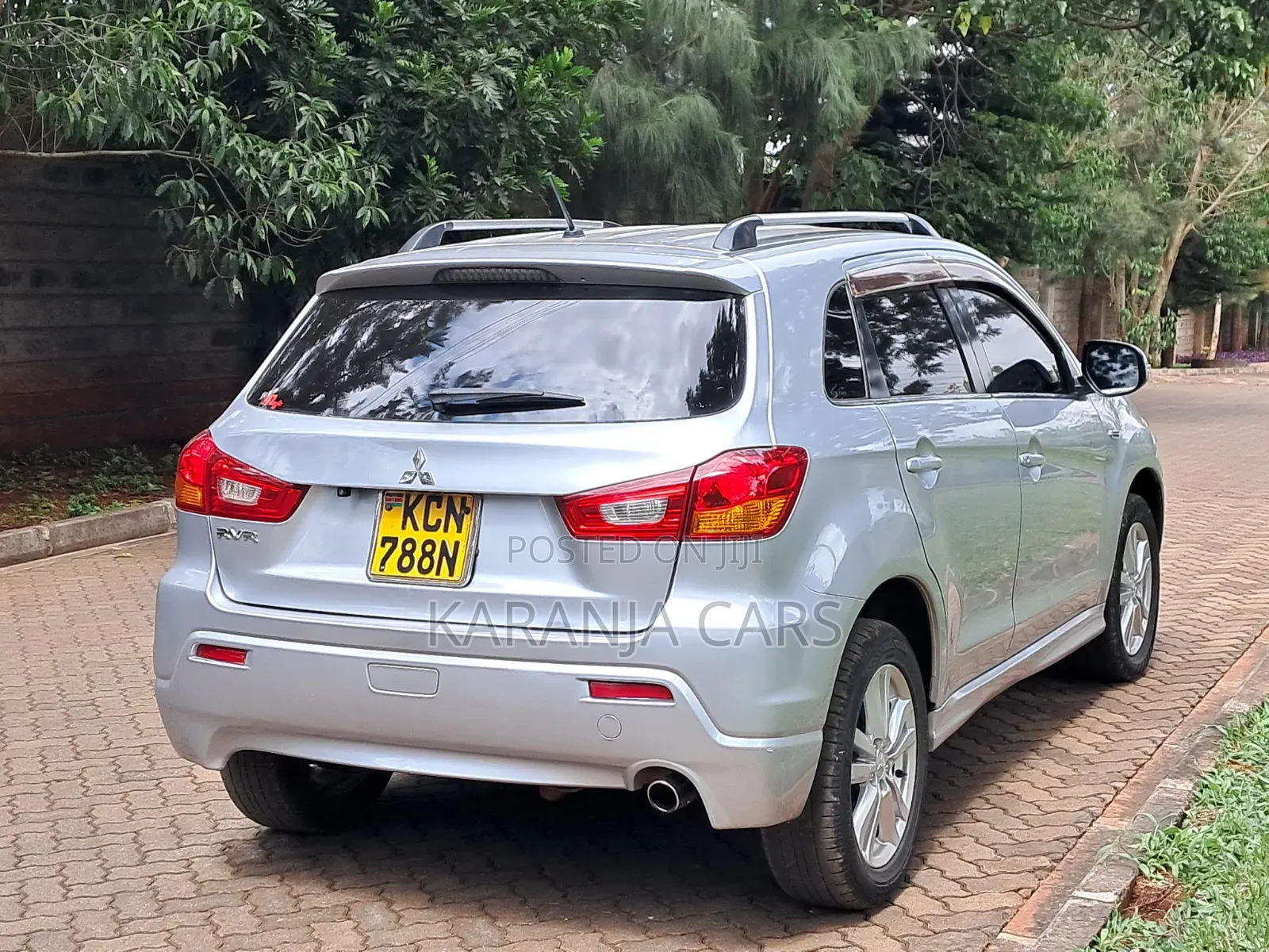 Mitsubishi RVR 2010 Silver