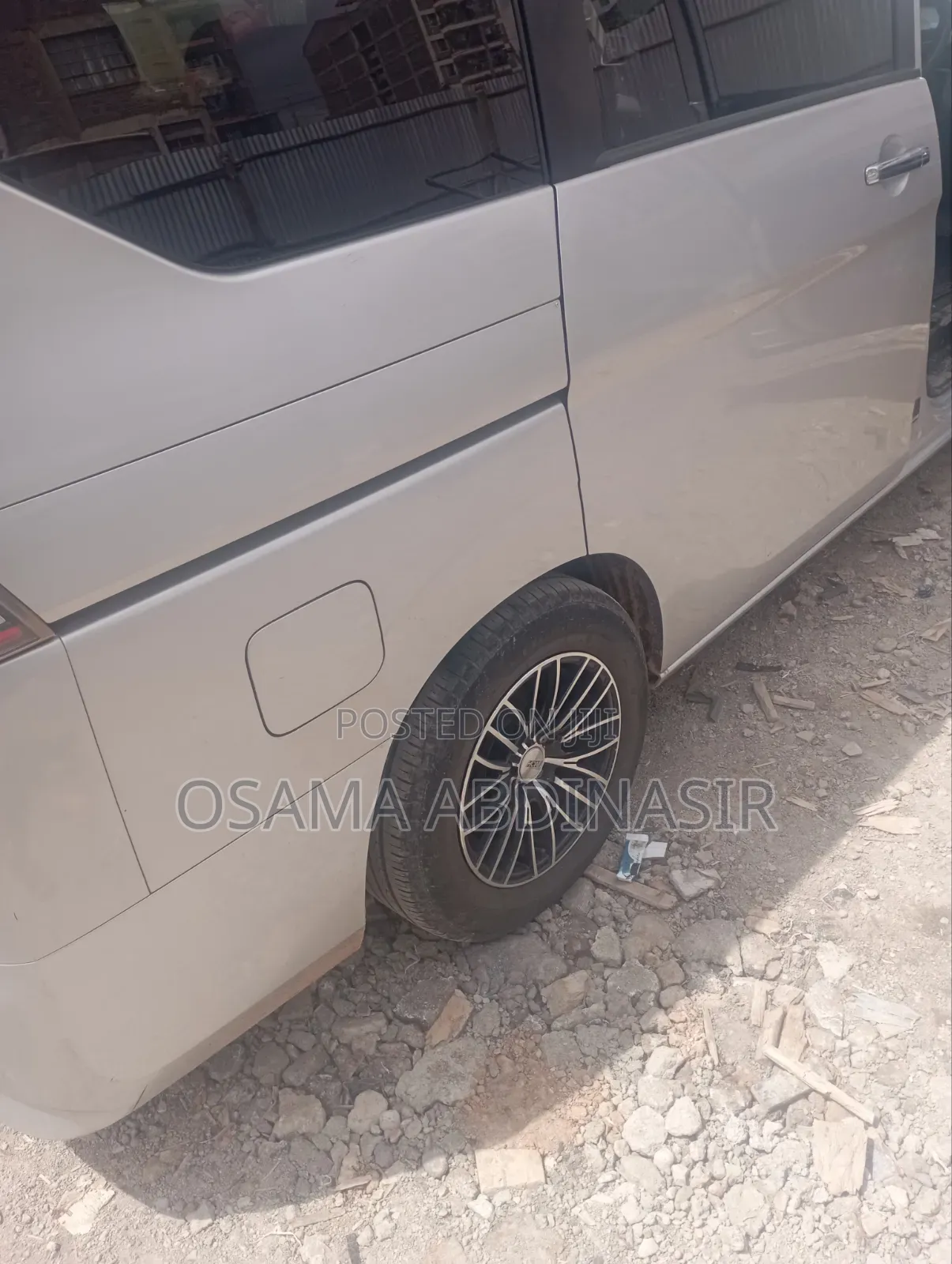Nissan Serena 2018 Silver
