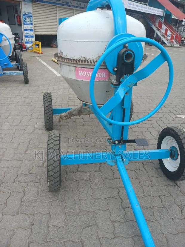 400l Windsor Concrete Mixer - thumbnail 2
