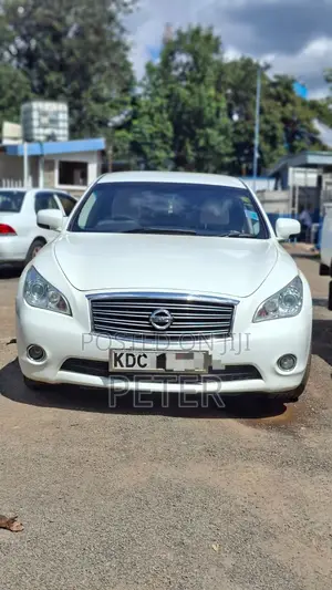 Nissan Fuga 2013 White
