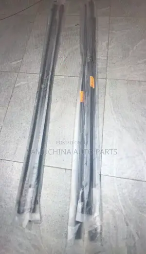 Weather Strip Toyota Noah/Voxy Zrr70