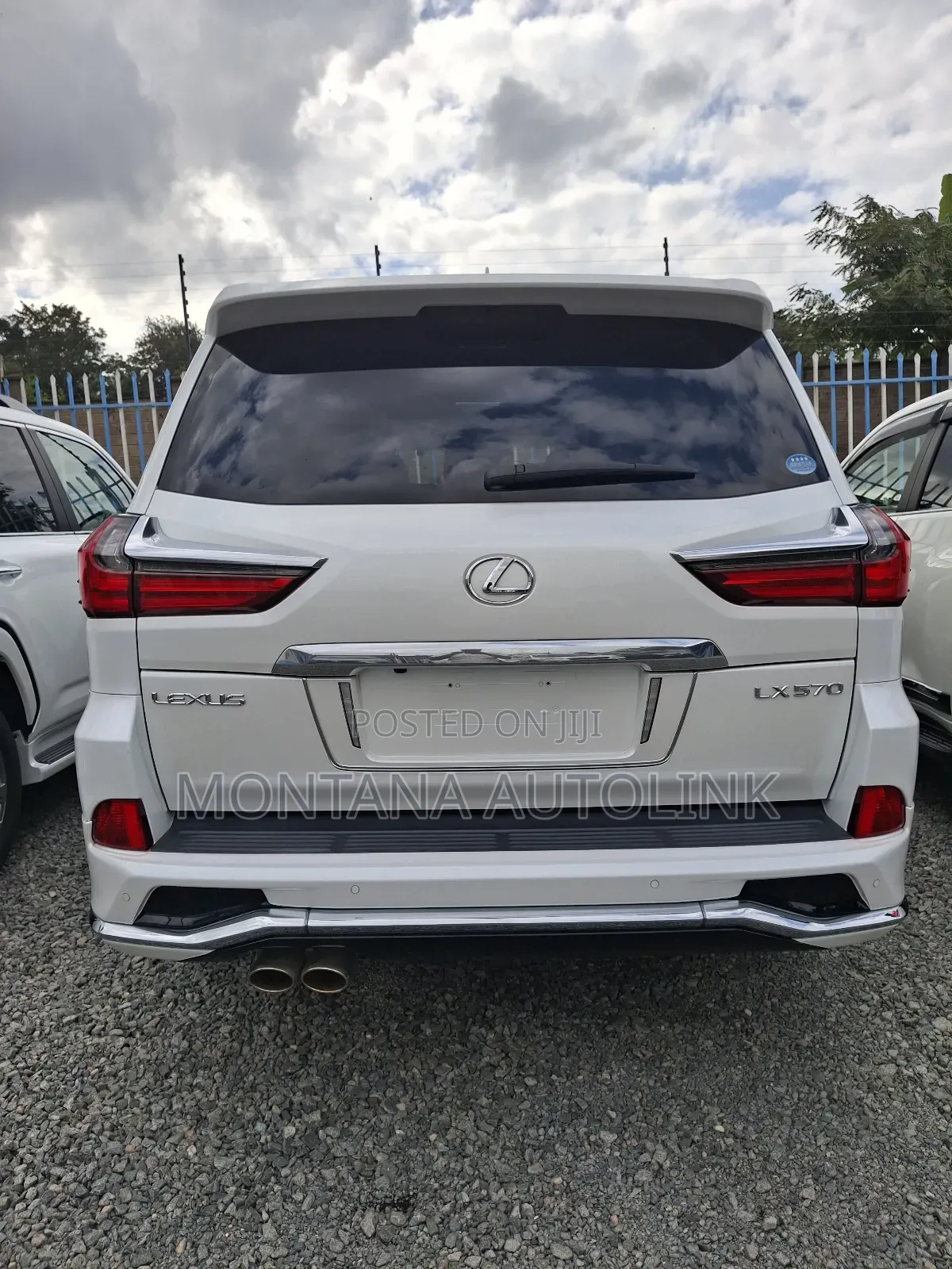 Lexus LX 570 AWD 2019 White