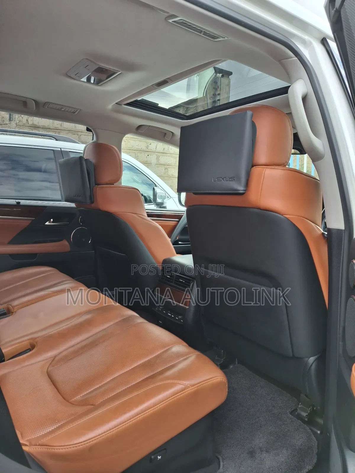 Lexus LX 570 AWD 2019 White