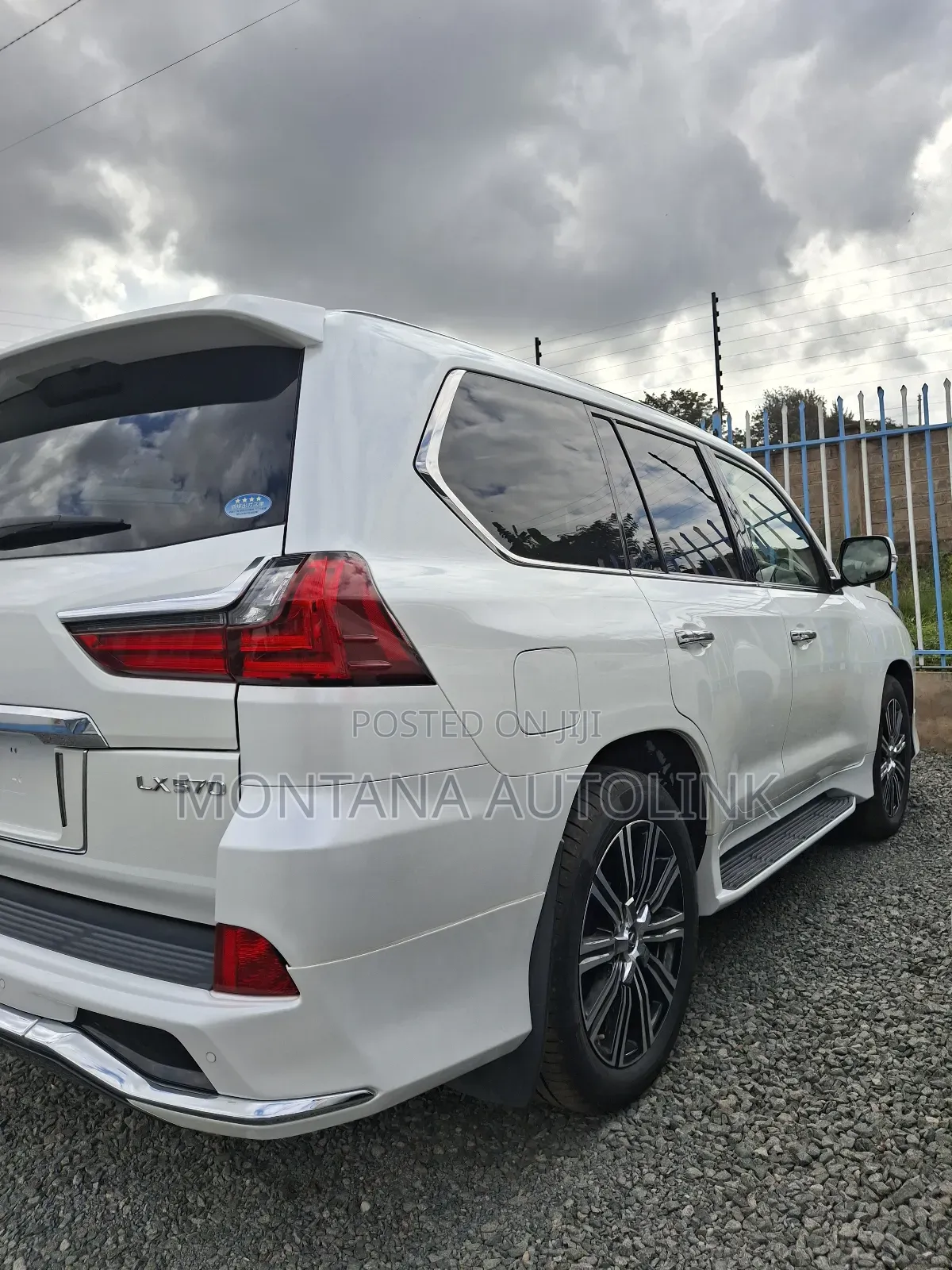 Lexus LX 570 AWD 2019 White