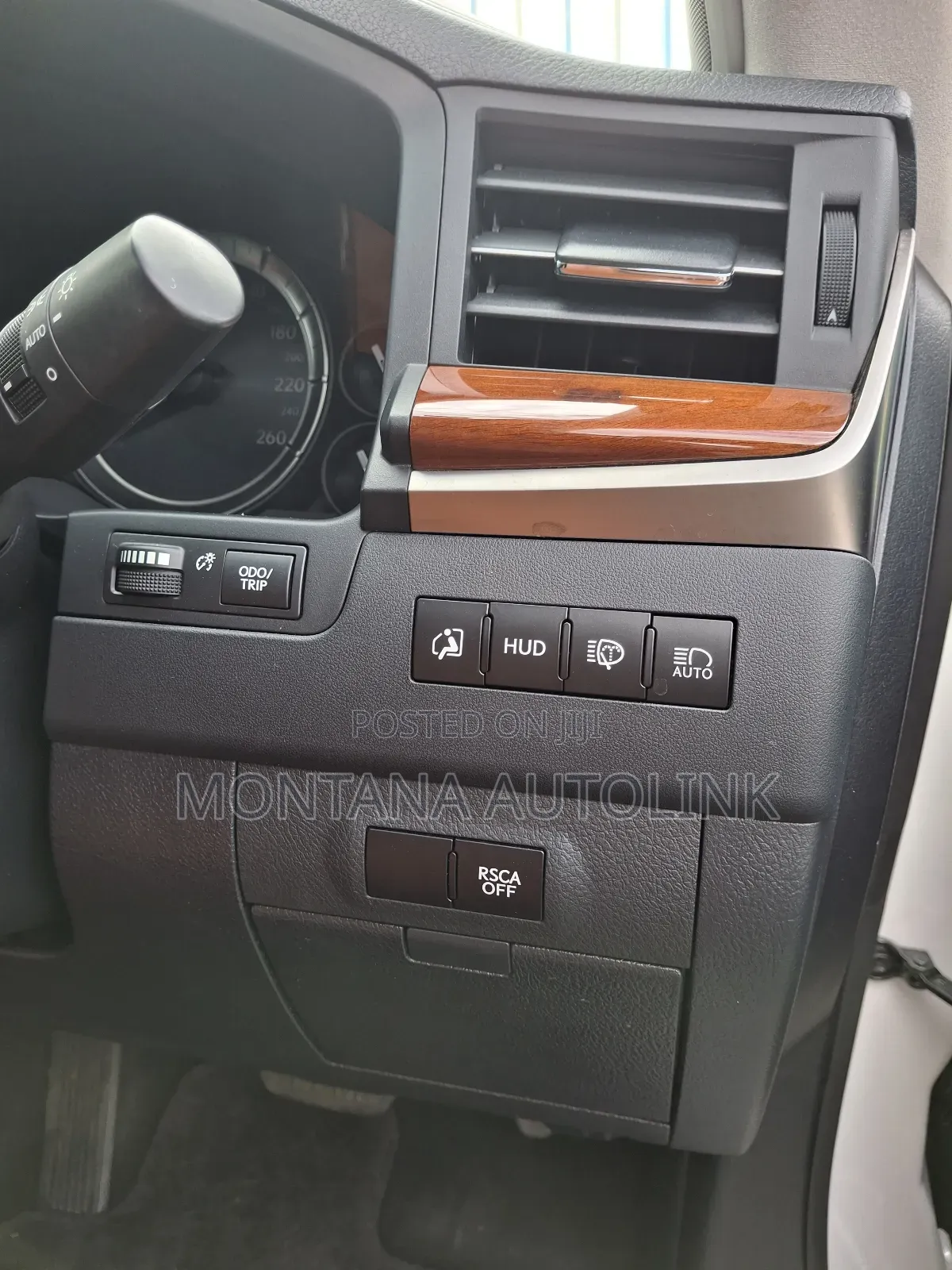 Lexus LX 570 AWD 2019 White