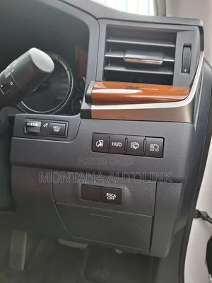 Lexus LX 570 AWD 2019 White