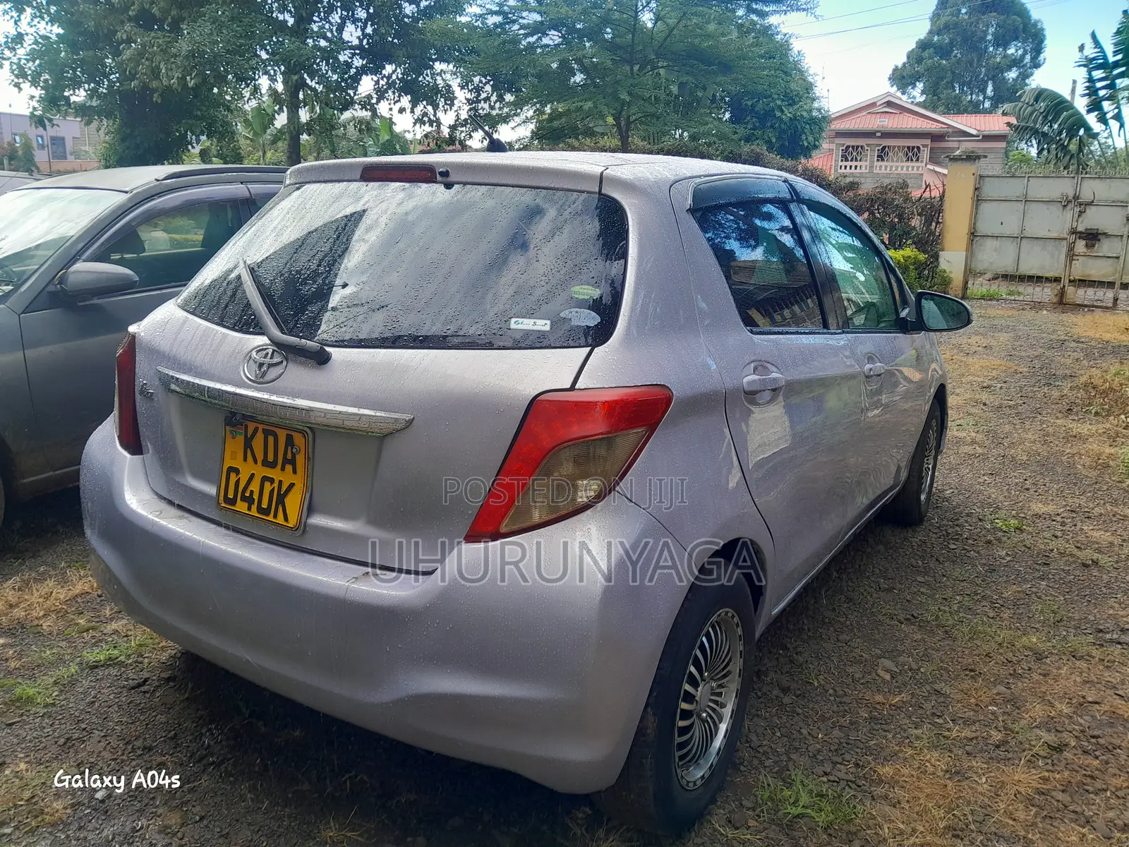 Toyota Vitz 1.3 AWD 5dr 2013 Purple