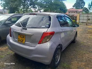 Toyota Vitz 1.3 AWD 5dr 2013 Purple