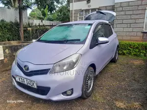 Toyota Vitz 1.3 AWD 5dr 2013 Purple