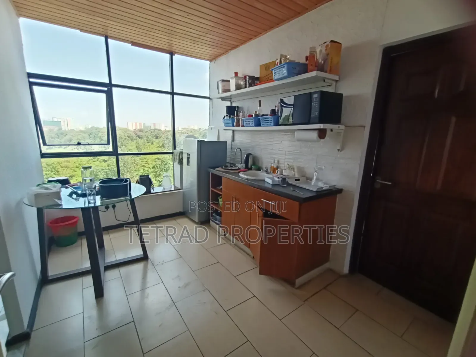 1600 SQFT Partitioned Office in 6th Parklands City Park Area.