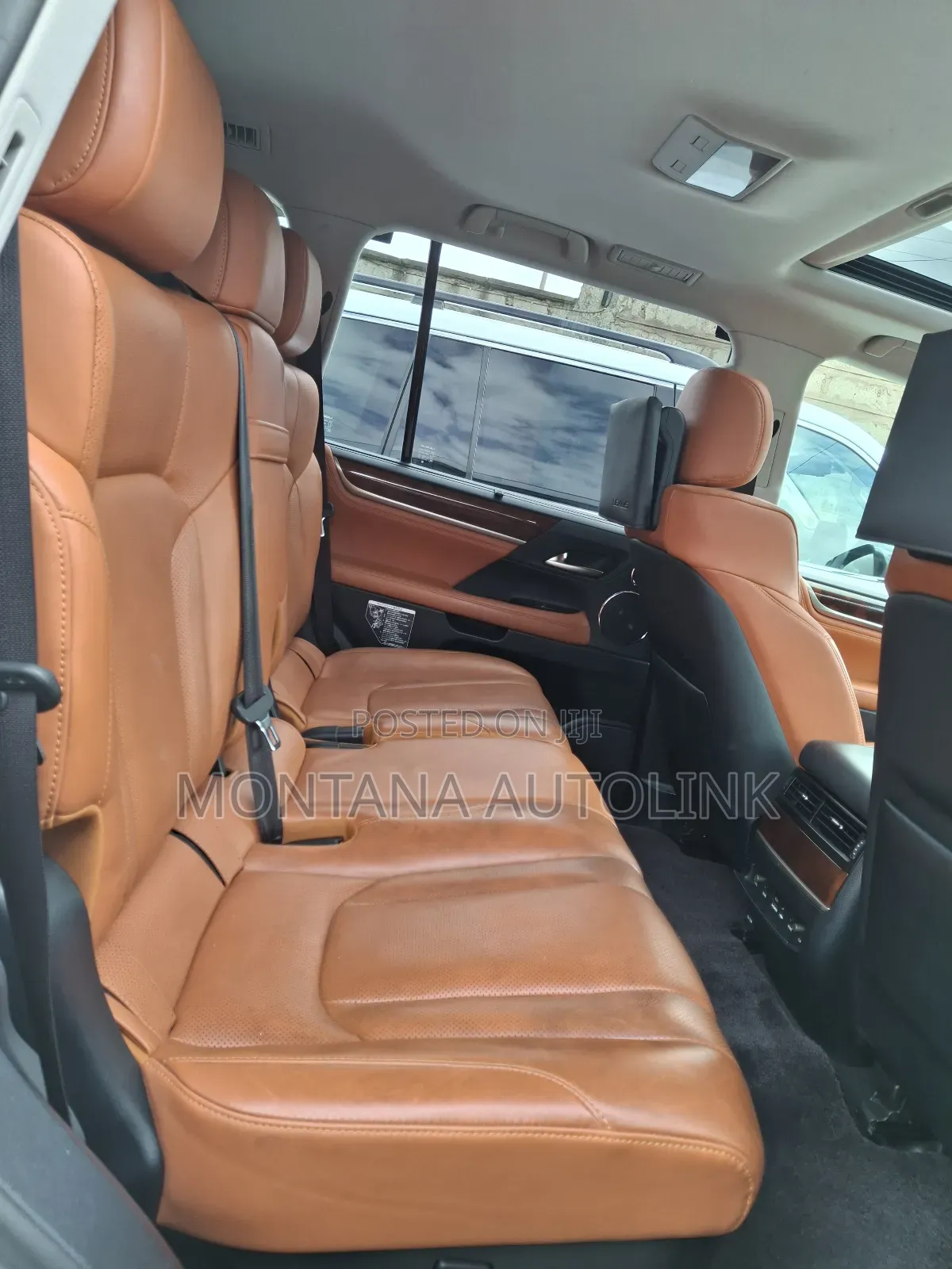 Lexus LX 570 AWD 2019 White