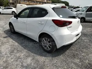 Mazda 2 2020 Pearl