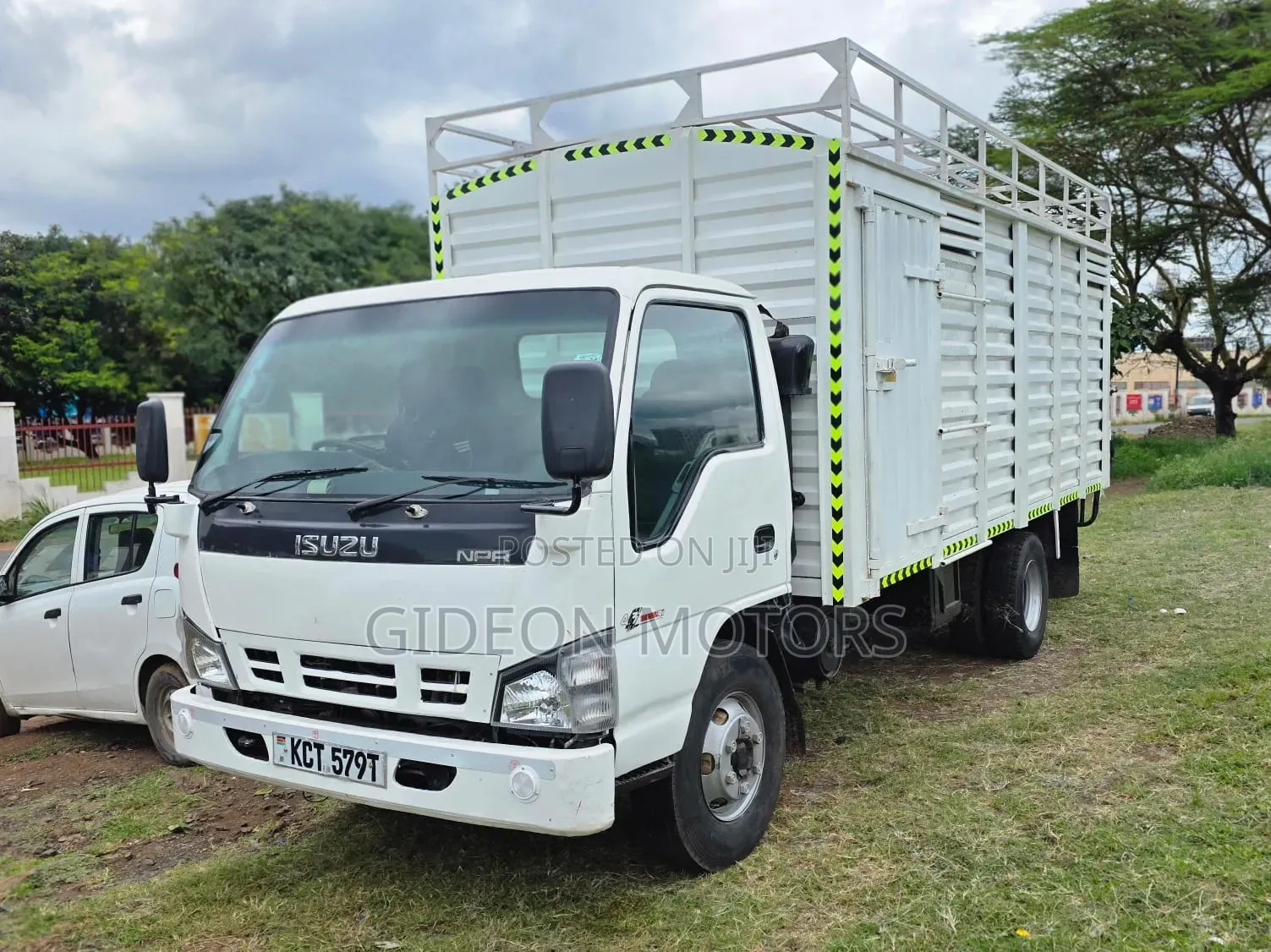 Isuzu NPR Truck