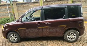 Toyota Sienta 2012 Maroon