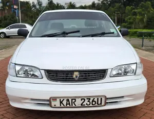 Toyota Corolla 2000 White