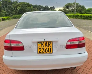 Toyota Corolla 2000 White