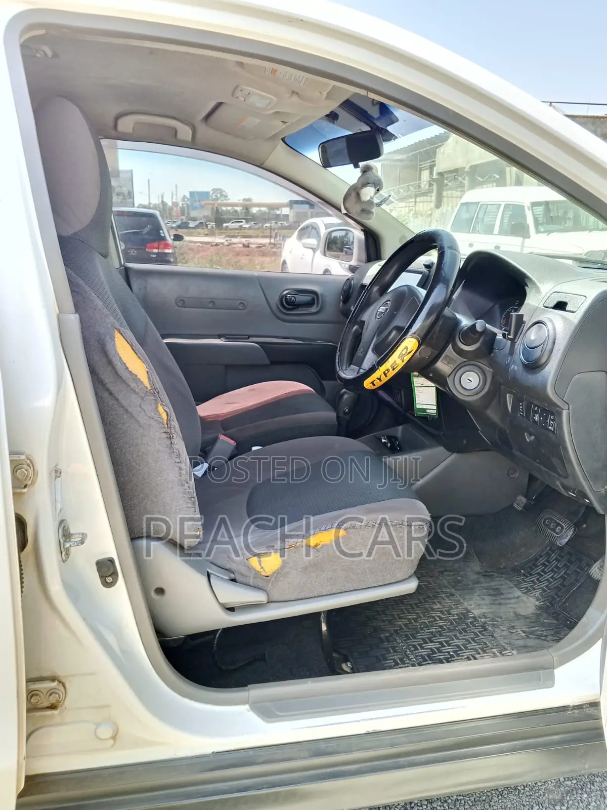 Nissan Advan 2015 White