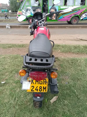 Bajaj Boxer 2025 Red