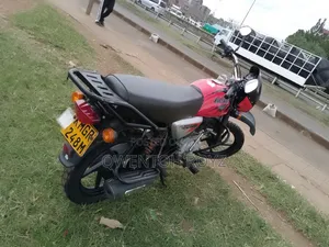 Bajaj Boxer 2025 Red