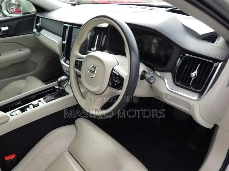 Volvo V60 2019 Beige
