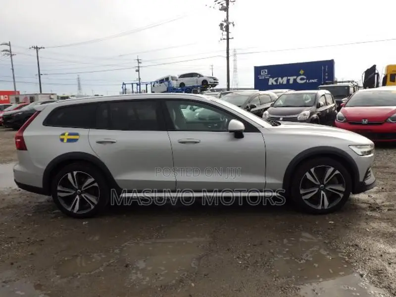 Volvo V60 2019 Beige
