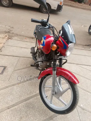 Bajaj Boxer 125 2025 Red