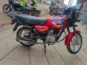 Bajaj Boxer 125 2025 Red