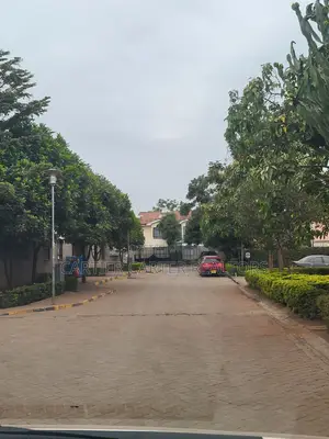 3bdrm House in Gateway Mall Area for sale