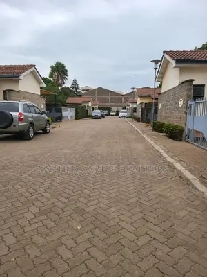 3bdrm House in Gateway Mall Area for sale