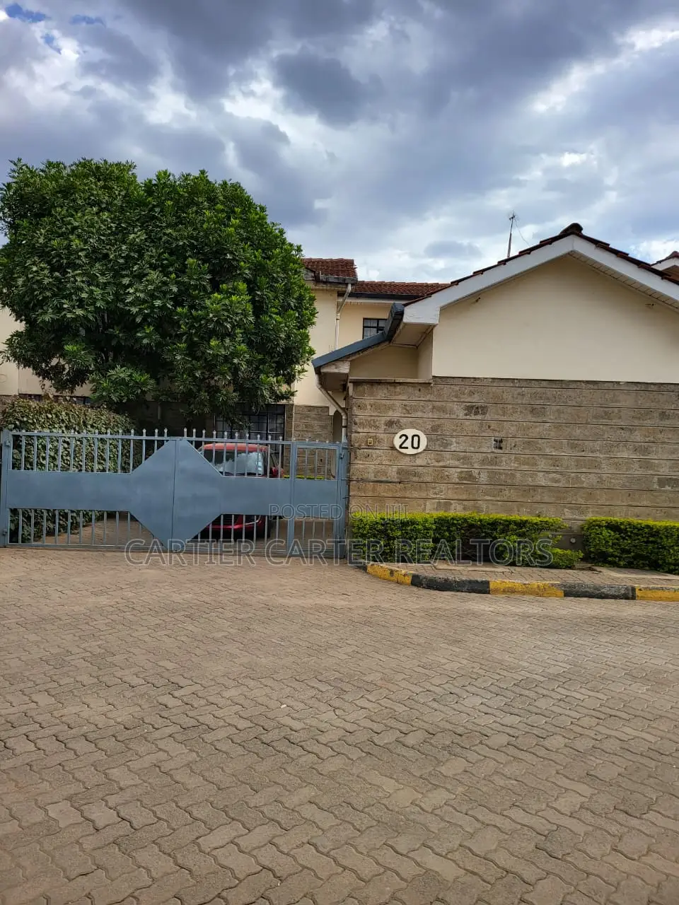 3bdrm House in Gateway Mall Area for sale