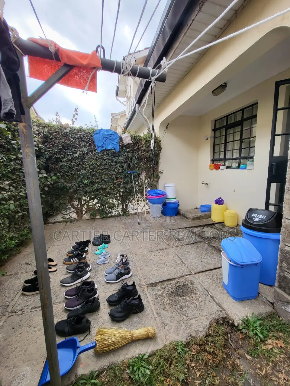 3bdrm House in Gateway Mall Area for sale