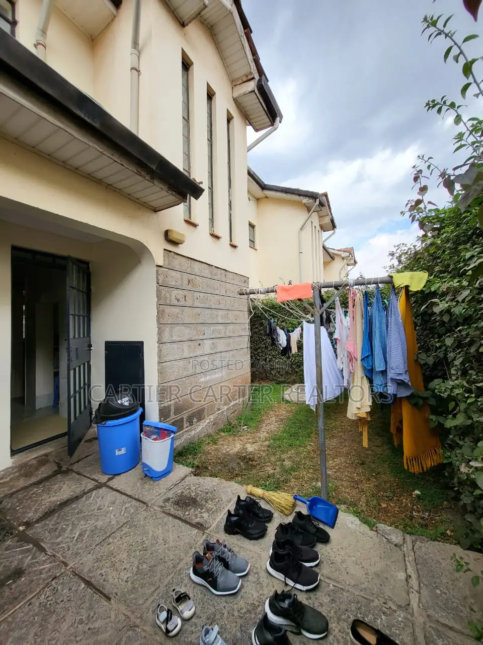 3bdrm House in Gateway Mall Area for sale