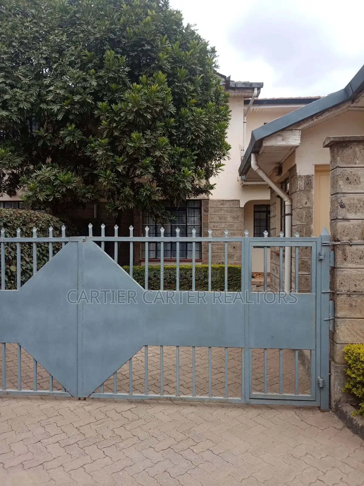3bdrm House in Gateway Mall Area for sale