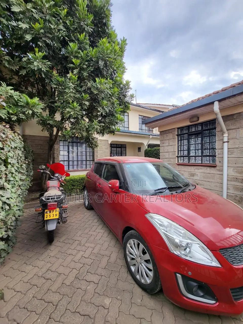 3bdrm House in Gateway Mall Area for sale