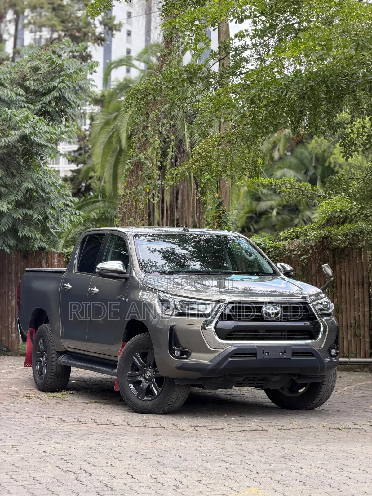 Toyota Hilux Revo Double Cab Deisel 2.4 AWD 2021 Green