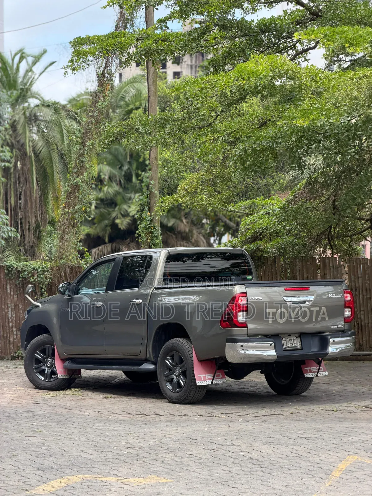 Toyota Hilux Revo Double Cab Deisel 2.4 AWD 2021 Green