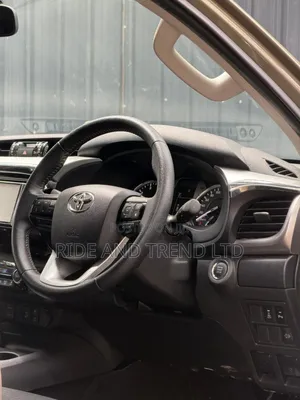 Toyota Hilux Revo Double Cab Deisel 2.4 AWD 2021 Green