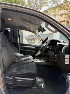 Toyota Hilux Revo Double Cab Deisel 2.4 AWD 2021 Green