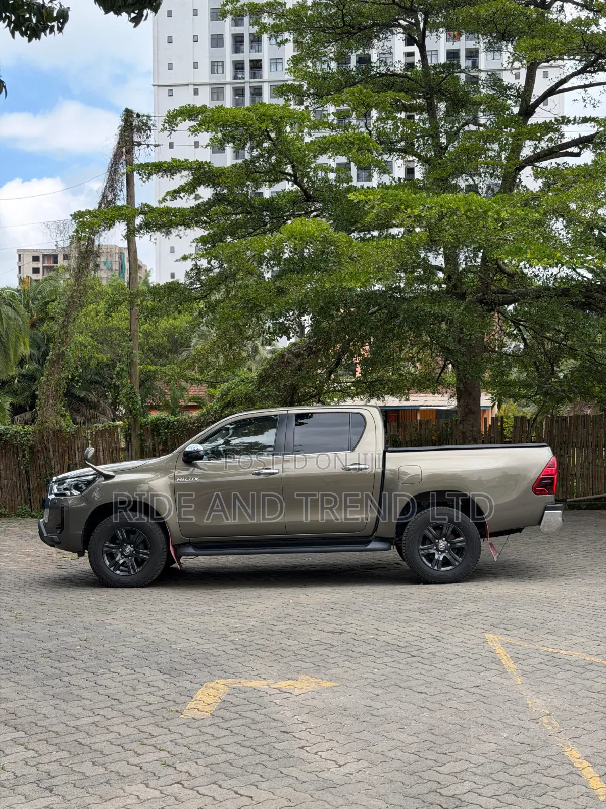Toyota Hilux Revo Double Cab Deisel 2.4 AWD 2021 Green