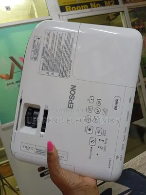 Epson Eb-W51 4000 Lumens Projector