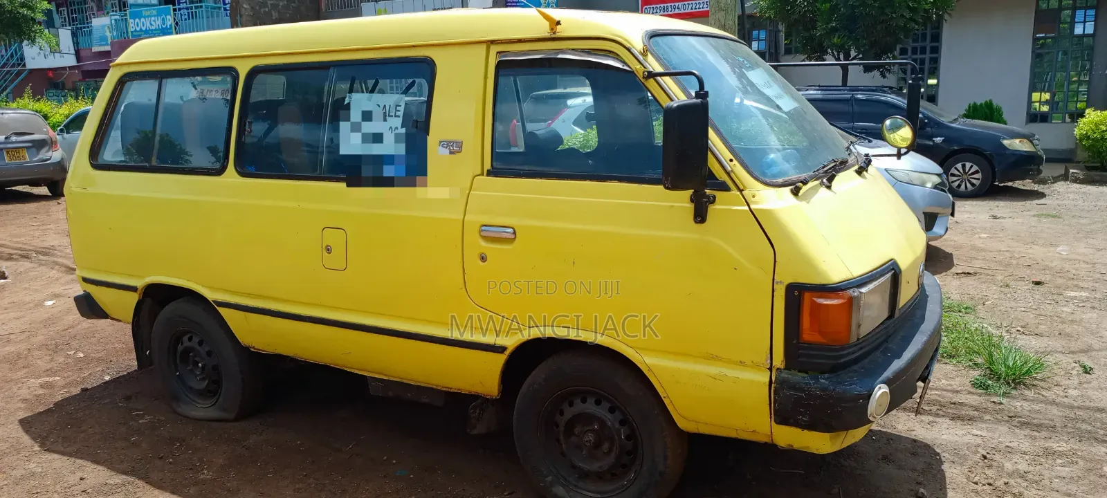Toyota HiAce 2005 Yellow