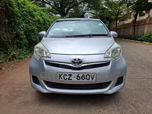 Toyota Ractis 2013 Silver