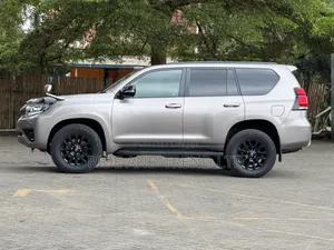 Toyota Land Cruiser Prado 2.8 2021 Gold
