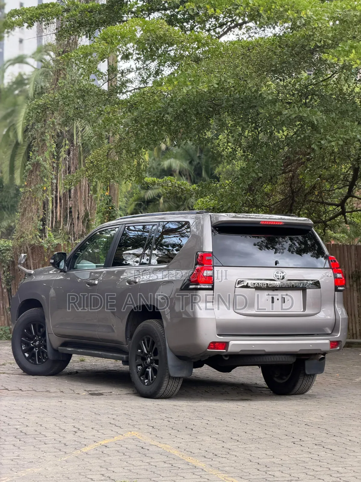 Toyota Land Cruiser Prado 2.8 2021 Gold