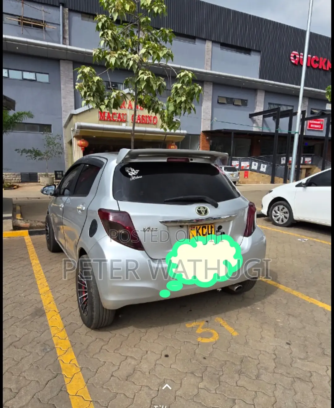 Toyota Vitz 2011 Silver