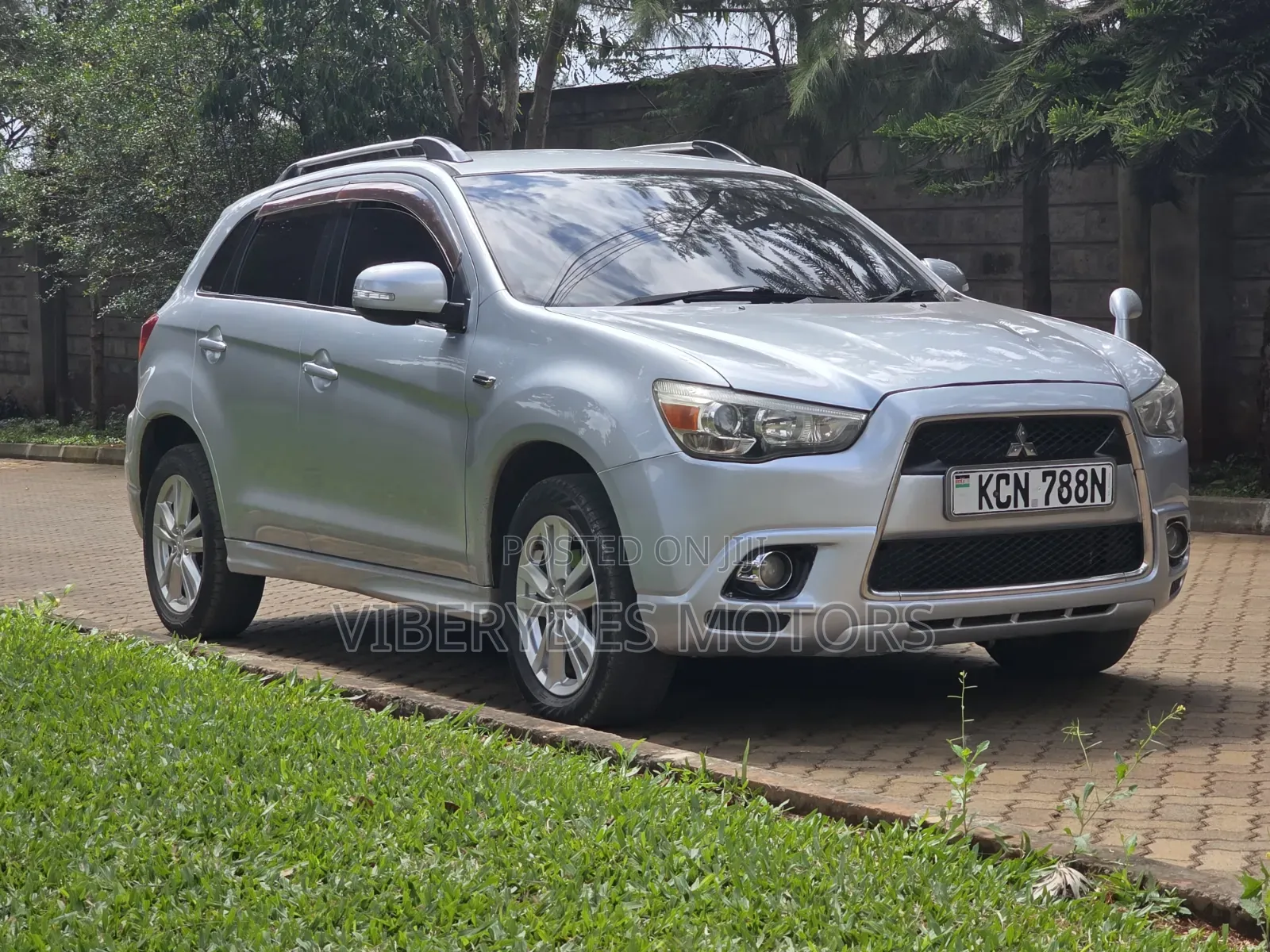 Mitsubishi RVR 2010 Silver