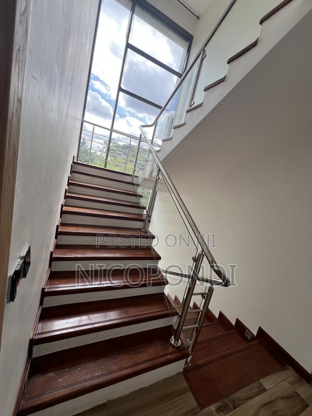 6bdrm Villa in Lavington for sale - thumbnail 8