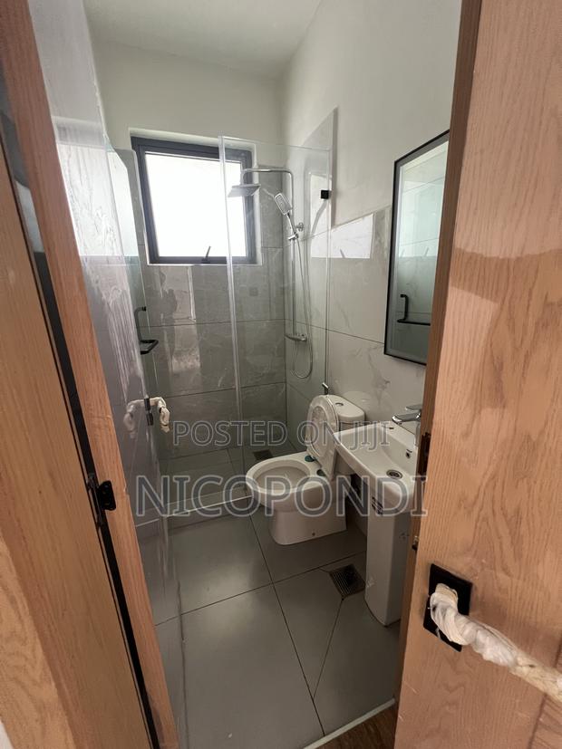 6bdrm Villa in Lavington for sale - thumbnail 9
